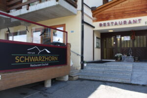 Eingang Restaurant Schwarzhorn